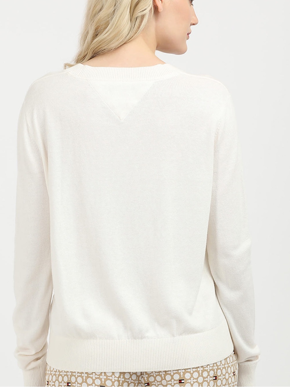 Tommy Hilfiger Women's Off-White V-Neck Sweater - Picture 2 of 5